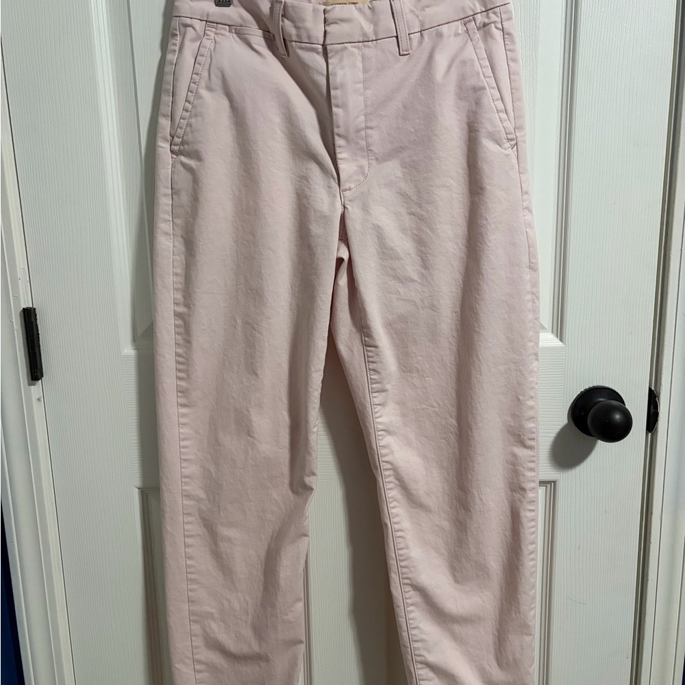 Levi’s Essential Chino in Mauve Chalk